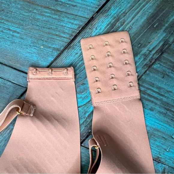 KNIX 6 WingWoman Contour Bra Nude 32DD
34DD 32E - Picture 6 of 7